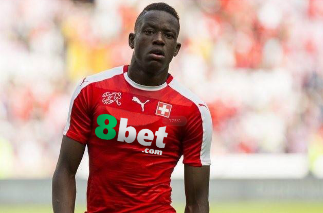 上海海港训练开放日；转会期止住颓势引欢呼；荷甲在即；心理建设被强调的简单介绍