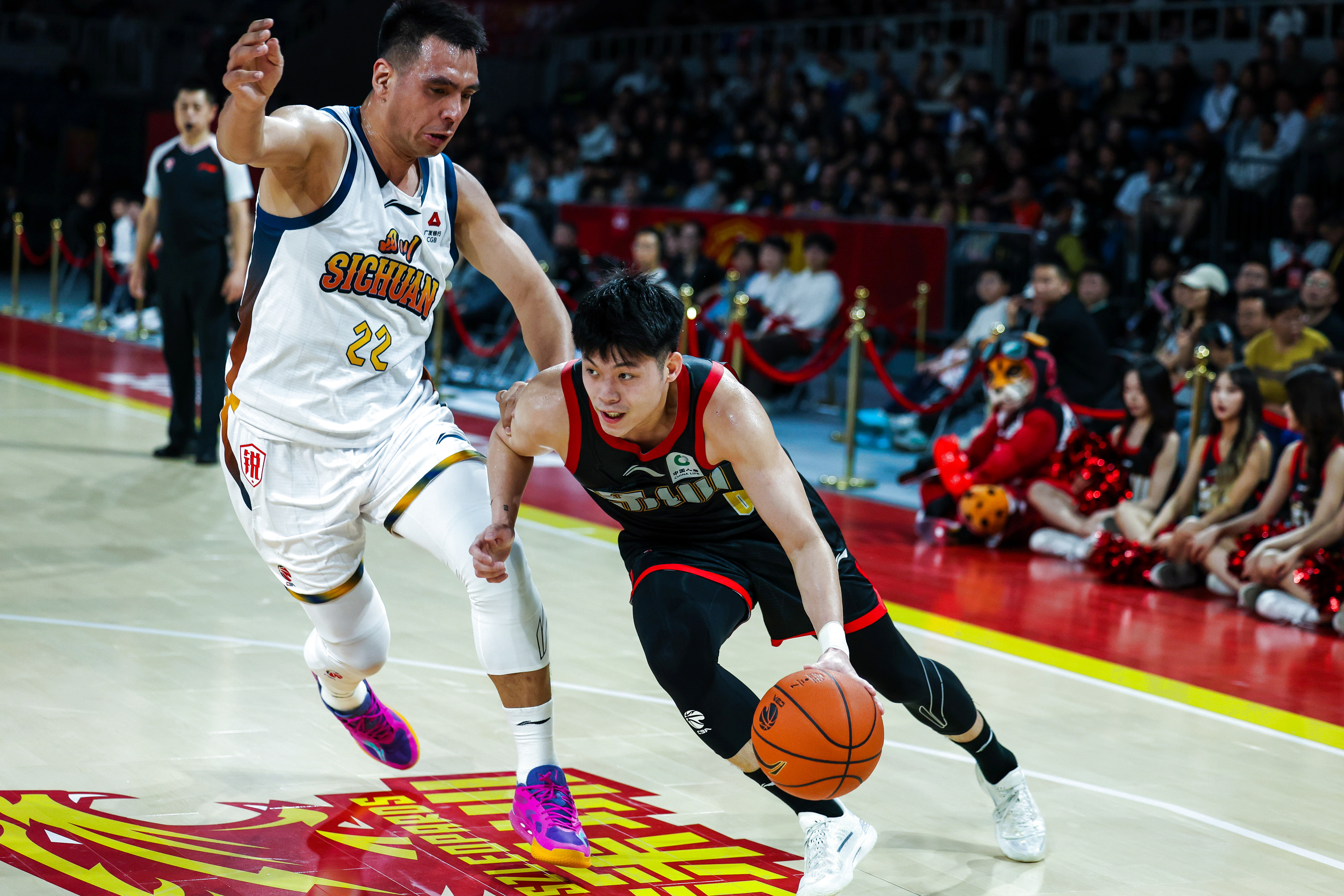 kaiyun包含深圳男篮遗憾出局备战NBA季后赛浙江队今夜外线爆发，网友：巴特勒在切尔西比赛中惊艳表现的词条